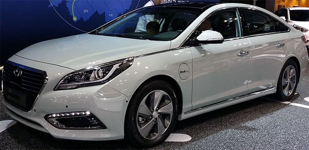 PHEV 2019 Hyundai Sonata PHEV FWD: 10kWh battery @ 2.9mi/kWh = 28mi EV range; 14.5gal. @ 39.4MPG = 572mi ICE Range; 600 mi Total Range, 221 Total hp. MSRP=$33,400